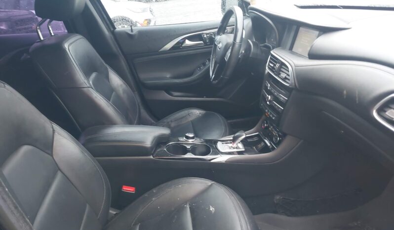 
								2017 Infiniti QX30 full									