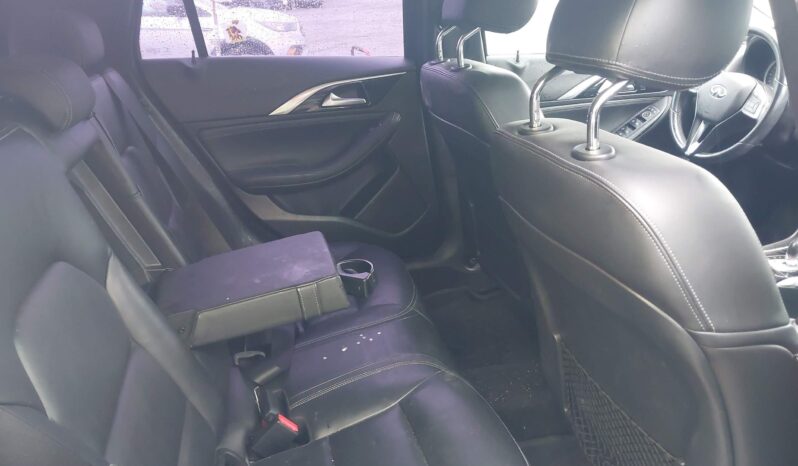 
								2017 Infiniti QX30 full									