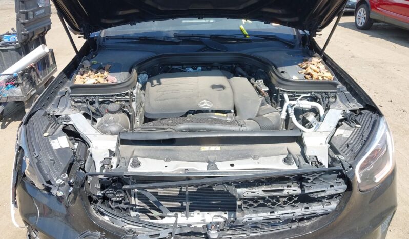 
								Mercedes-Benz GLC 300 full									