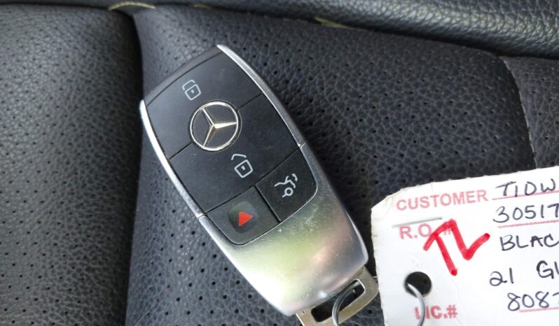 
								Mercedes-Benz GLC 300 full									