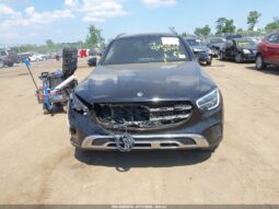 
										Mercedes-Benz GLC 300 full									