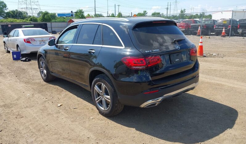 
								Mercedes-Benz GLC 300 full									