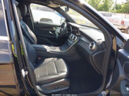 
										Mercedes-Benz GLC 300 full									