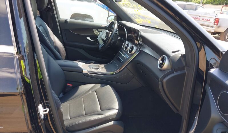 
								Mercedes-Benz GLC 300 full									