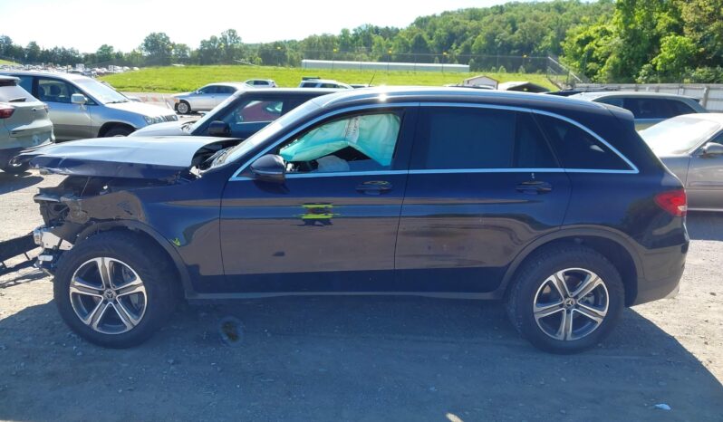 
								MERCEDES-BENZ GLC-300 full									