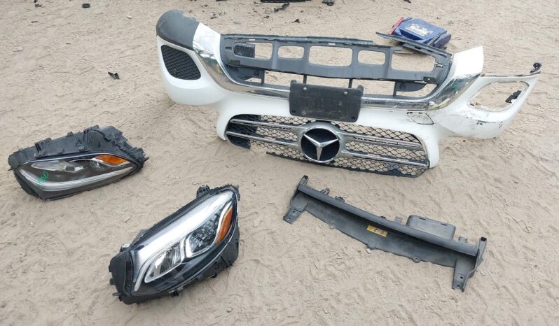 
								Mercedes-Benz GLC-Class full									