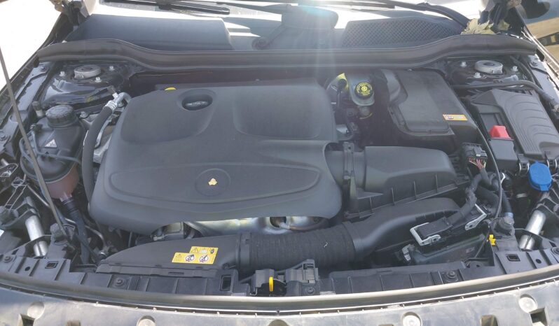 
								Mercedes-Benz GLA-Class full									