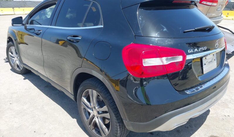 
								Mercedes-Benz GLA-Class full									