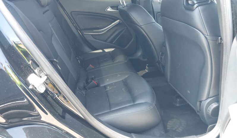 
								Mercedes-Benz GLA-Class full									