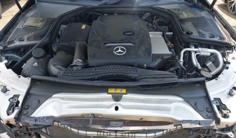 
								Mercedes-Benz C-Class full									
