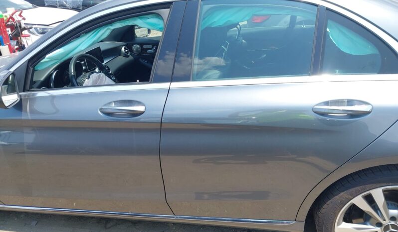 
								Mercedes-Benz C-Class full									