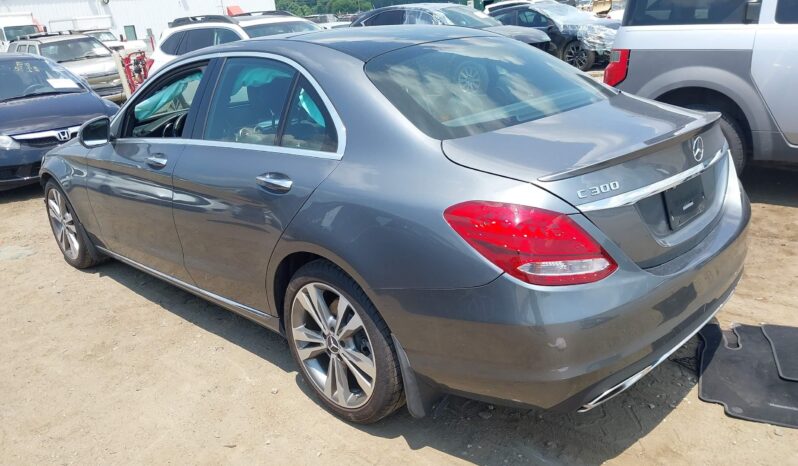 
								Mercedes-Benz C-Class full									