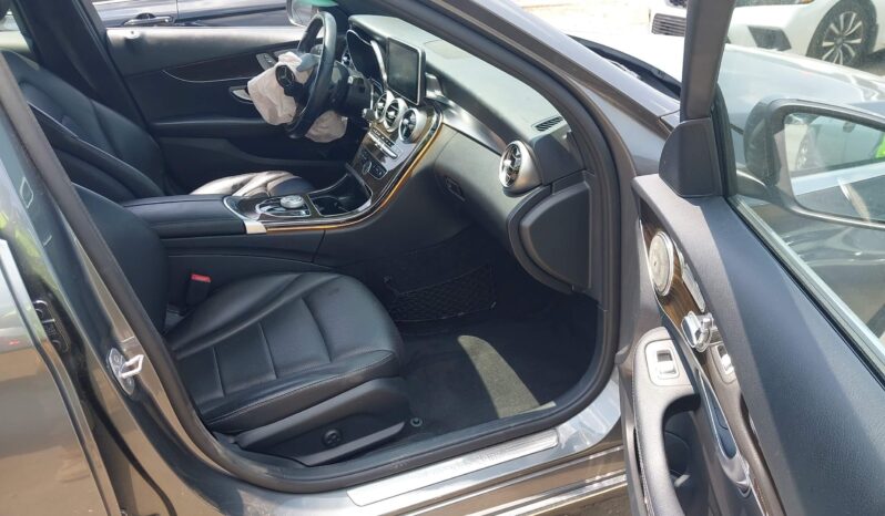 
								Mercedes-Benz C-Class full									