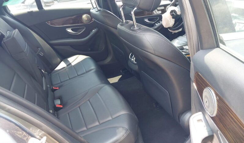 
								Mercedes-Benz C-Class full									