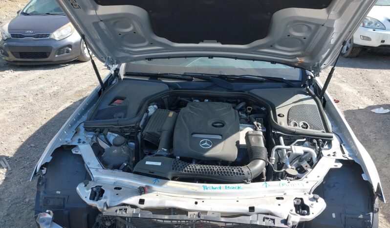 
								Mercedes-Benz E 300 full									