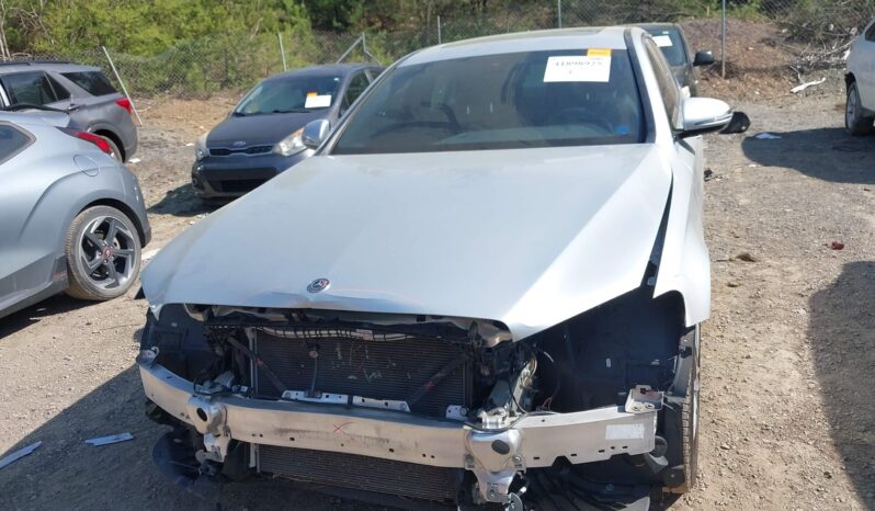 
								Mercedes-Benz E 300 full									