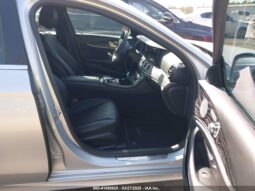 
										Mercedes-Benz E 300 full									