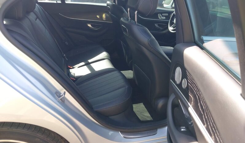 
								Mercedes-Benz E 300 full									