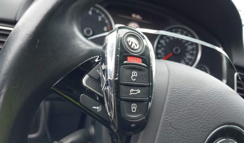 
								Volkswagen Touareg full									