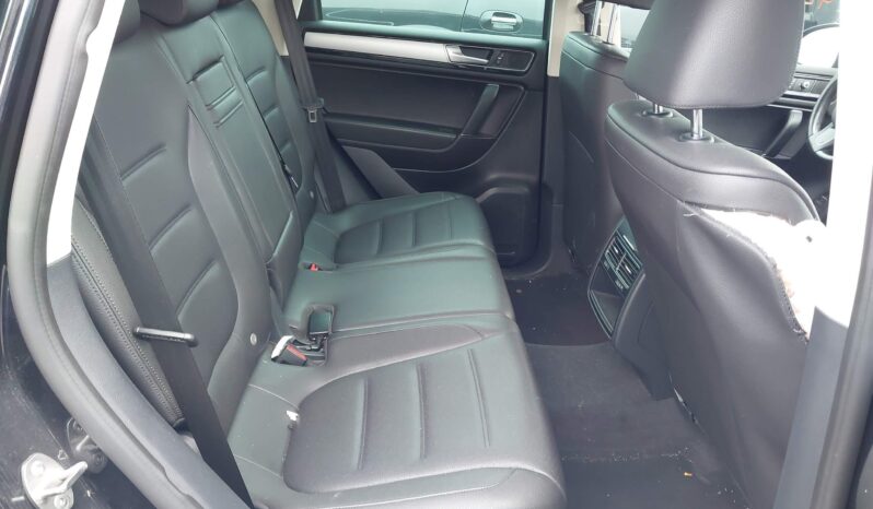 
								Volkswagen Touareg full									
