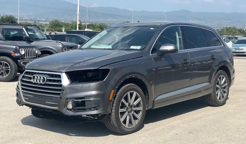 
								audi q7 full									