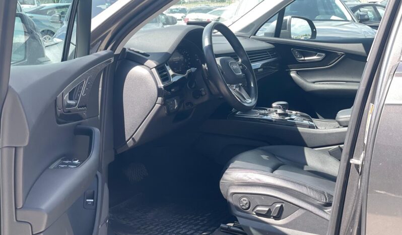 
								audi q7 full									
