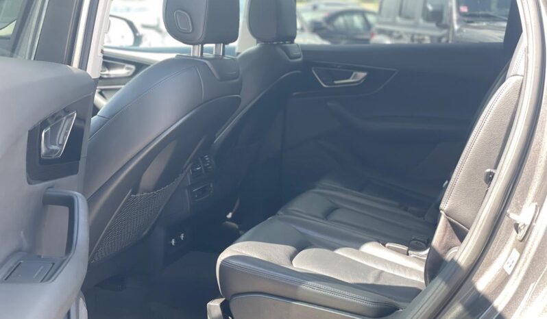 
								audi q7 full									