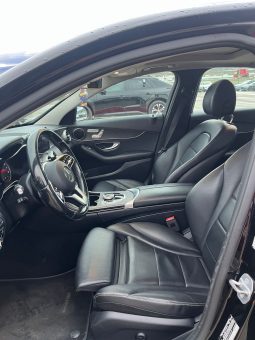 
										Mercedes-Benz GLC 300 full									