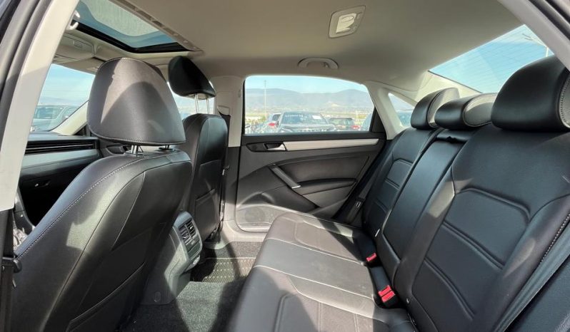 
								VOLKSWAGEN PASSAT full									