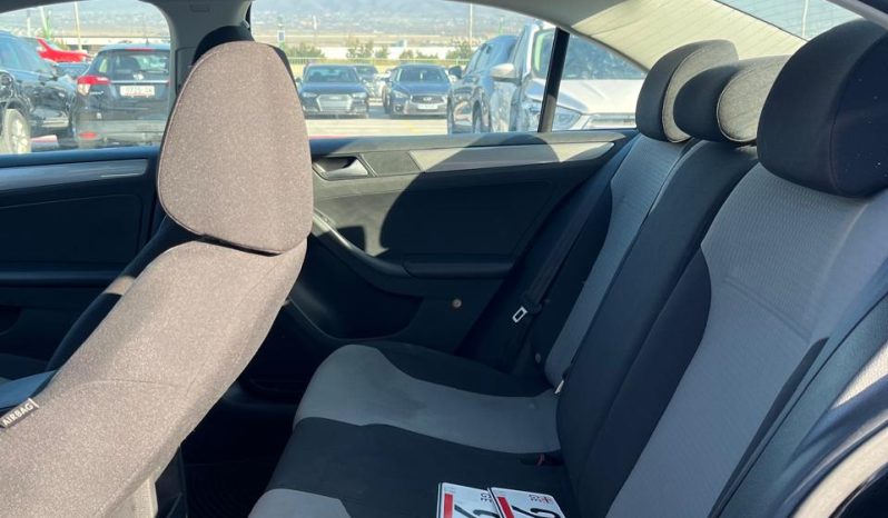 
								VOLKSWAGEN JETTA full									