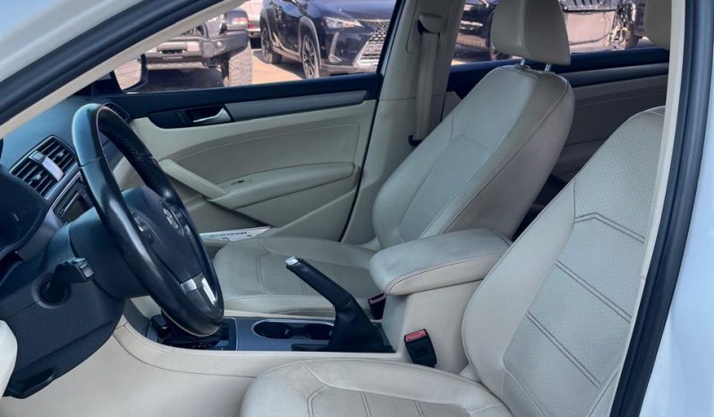 
								VOLKSWAGEN PASSAT full									