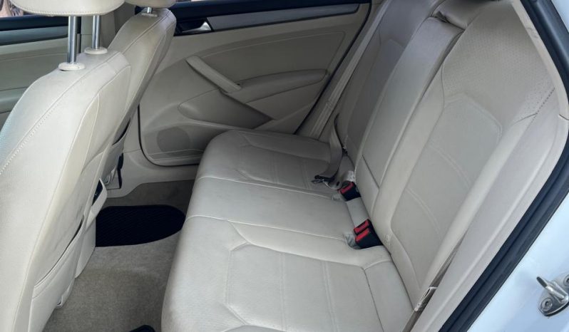 
								VOLKSWAGEN PASSAT full									