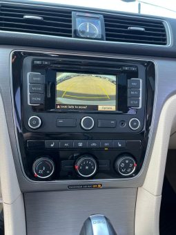 
										VOLKSWAGEN PASSAT full									