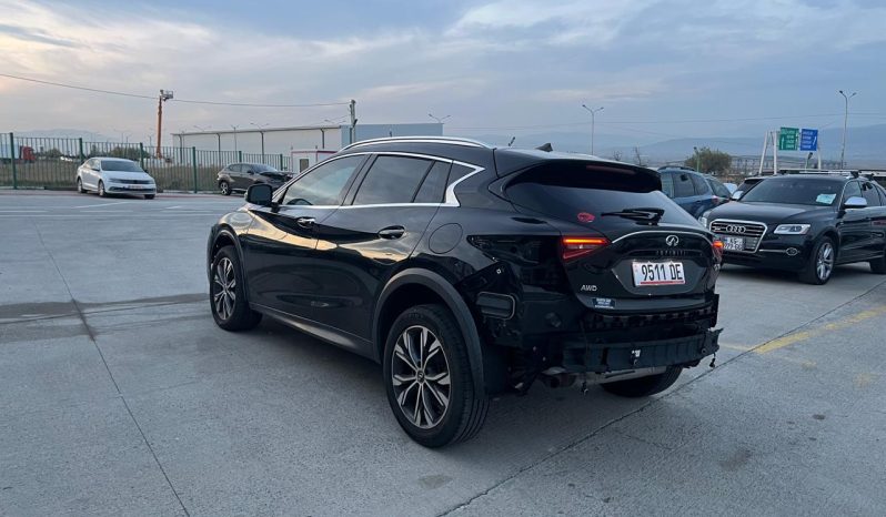 
								2017 Infiniti QX30 full									