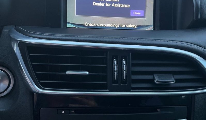 
								2017 Infiniti QX30 full									