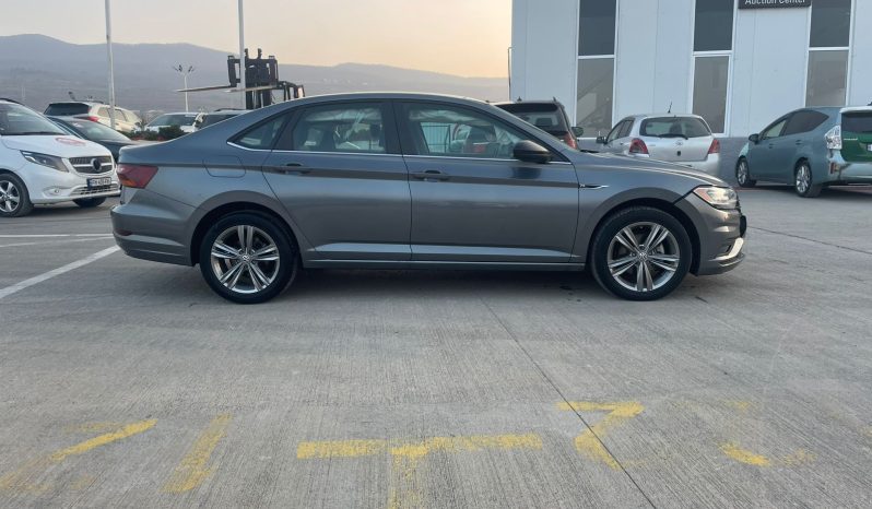 
								Volkswagen Jetta full									