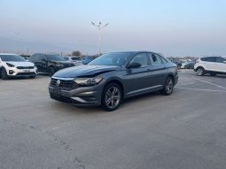 
										Volkswagen Jetta full									