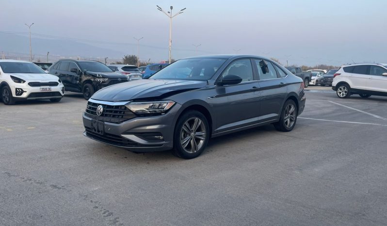 
								Volkswagen Jetta full									