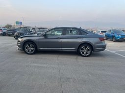 
										Volkswagen Jetta full									