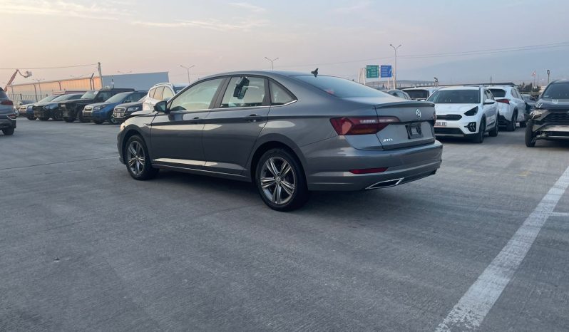 
								Volkswagen Jetta full									