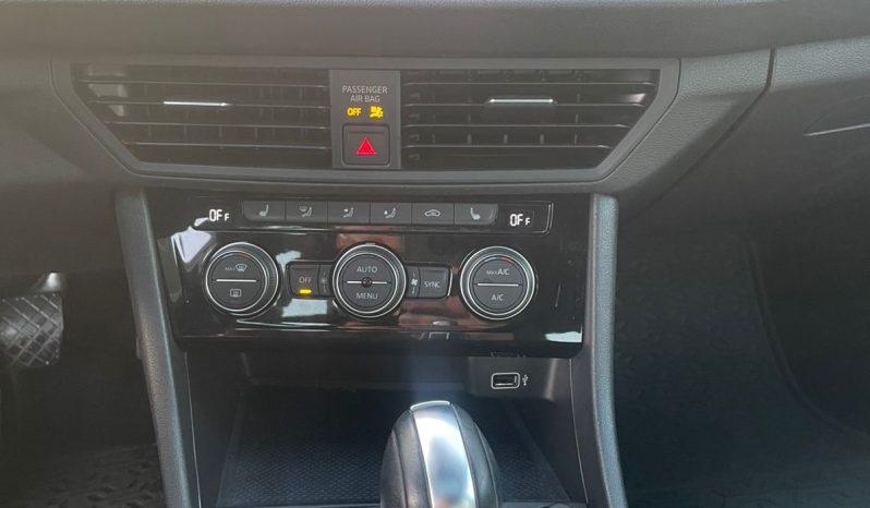 
								Volkswagen Jetta full									