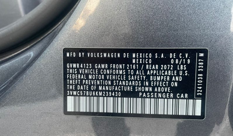 
								Volkswagen Jetta full									