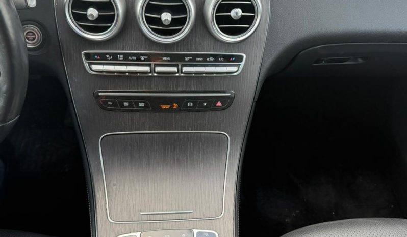 
								Mercedes-Benz GLC 300 full									