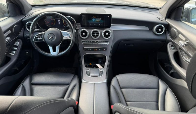 
								Mercedes-Benz GLC 300 full									