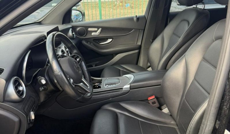 
								Mercedes-Benz GLC 300 full									