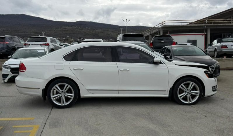 
								VOLKSWAGEN PASSAT full									