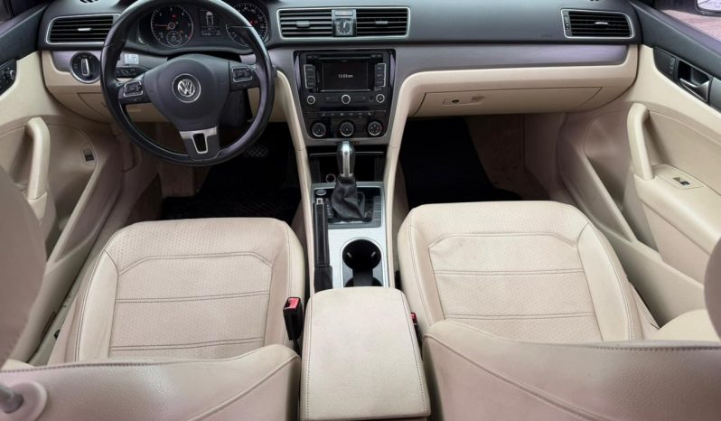 
								VOLKSWAGEN PASSAT full									