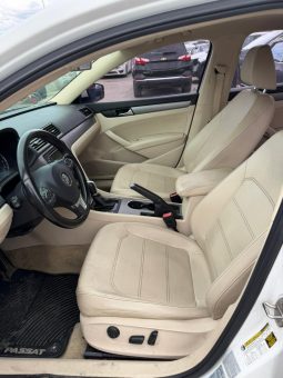 
										VOLKSWAGEN PASSAT full									