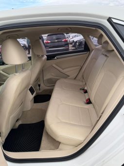 
										VOLKSWAGEN PASSAT full									