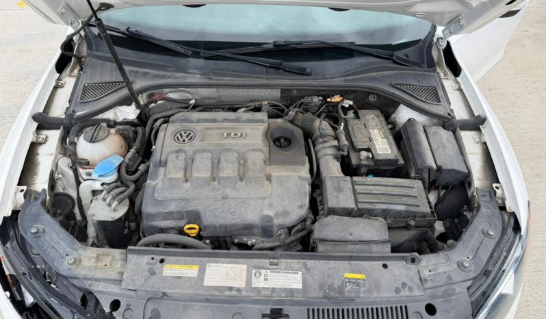 
								VOLKSWAGEN PASSAT full									
